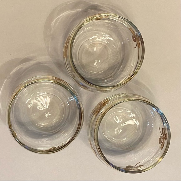 Vintage Roly Poly short gold embossed clover glasses, set of 3 cute little cups - Picture 3 of 6